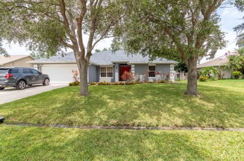 2049 Capeador St, Fort Pierce, FL 34953-1781