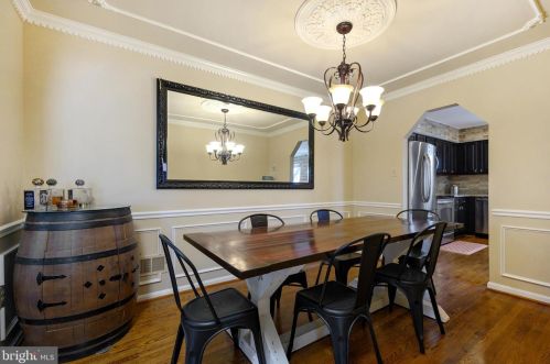 7312 Mallory Cir, Alexandria VA 22315-4704 exterior