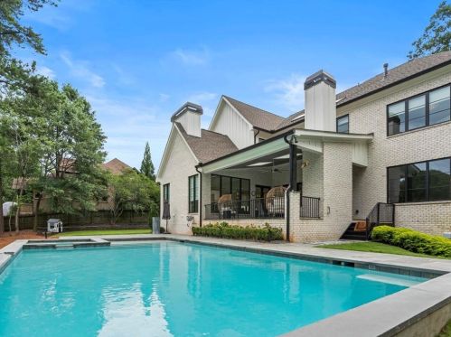 4736 Lk Forrest Dr, Atlanta GA 30342-2217 exterior