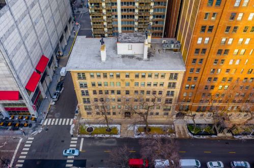 200 Pearson St, Chicago IL  60611-2362 exterior