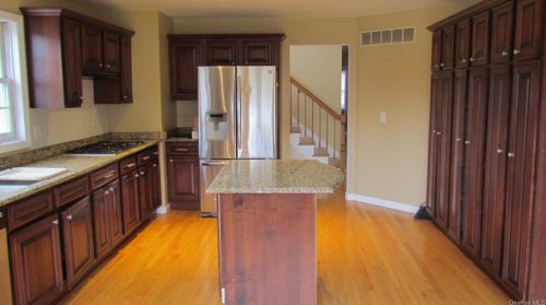 9 Harvard Dr, Poughkeepsie NY 12603-1159 exterior