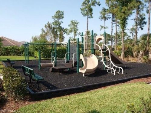 7948 Leicester Dr, Naples FL 34104-7444 exterior