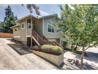 3449 Arnold St, Portland, OR 97219-7697