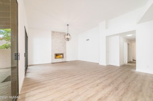 5860 Bright Star Dr, Tucson AZ  85718-3429 exterior