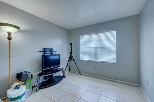 218 Cherryhill Rd, Fort Pierce FL 34953-6232 exterior