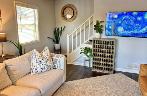 8470 Lk Dr, Lithonia GA 30039-6568 exterior