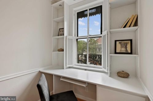 2731 Dumbarton St, Washington DC 20007-3336 exterior