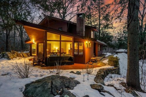 6 Half Mile Rd, Armonk NY exterior