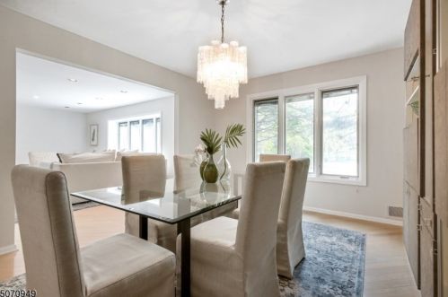 62 Cornell Dr, Livingston NJ  07039-5519 exterior