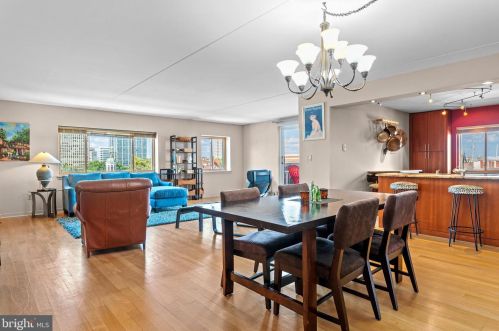 200 Lombard St, Philadelphia PA 19147-1605 exterior