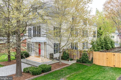 7945 Bolling Dr, Alexandria, VA 22308-1232