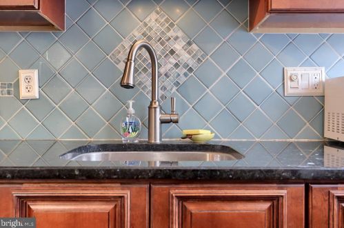 123 Plum St, Lancaster PA 17602-2959 exterior