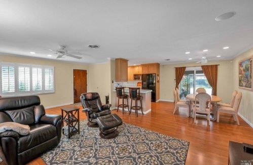 1547 Claycord Ave, Concord CA 94521-2216 exterior