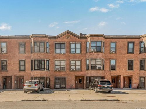 913 Elder Ave, Bronx NY  10473-4545 exterior