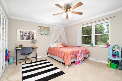 11800 Fairlind Dr, Saint Louis MO exterior