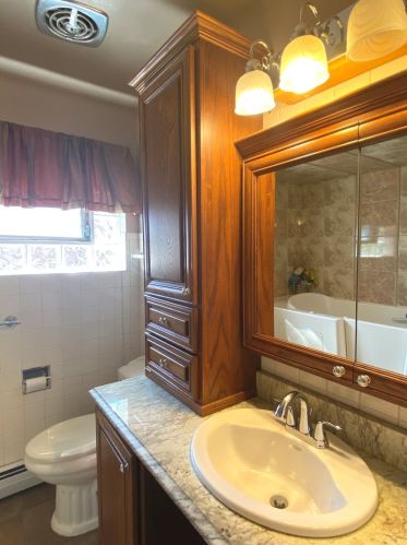 8355 Kedvale Ave, Chicago IL 60624-3529 exterior