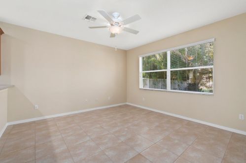 10084 Stonegate Dr, Fort Pierce FL 34987-2423 exterior