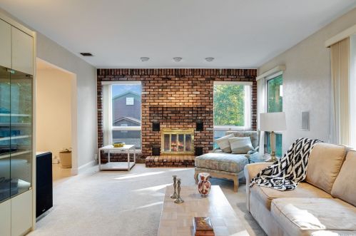 15 Long Acre Ln, Huntington Station NY 11746-7926 exterior