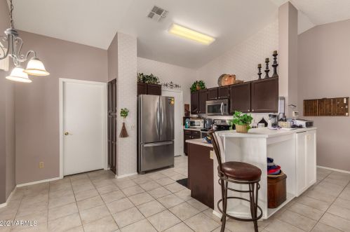 6350 Sawgrass Dr, Chandler AZ 85249-4352 exterior