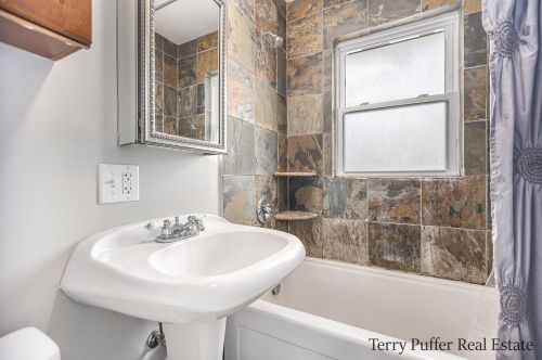 2160 Mayfair Ave, Meskegon MI 49441-3621 exterior