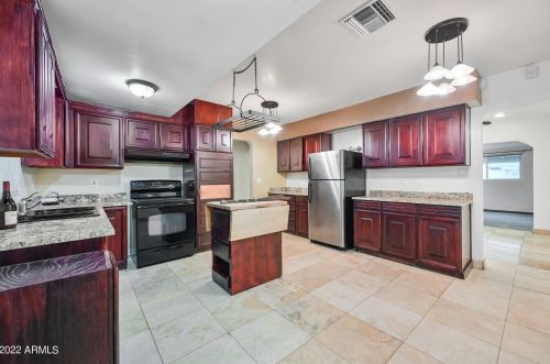 3810 35th Pl, Phoenix AZ  85018-5104 exterior