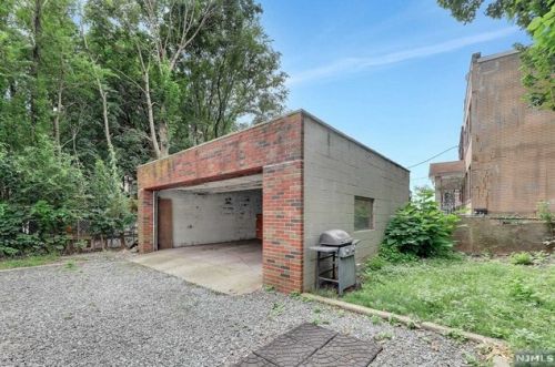 12 Bender Pl, Cliffside Park NJ 07010-1202 exterior