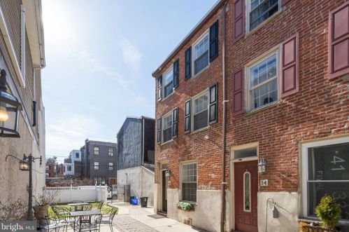 525 Fitzwater St, Philadelphia PA 19147-3029 exterior