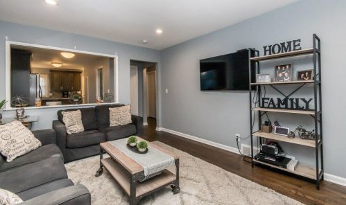 6045 Lincoln Crk Dr, Milwaukee WI 53218-4938 exterior