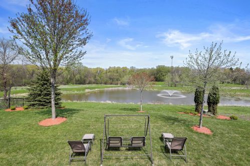 9224 Edgewater Dr, Milwaukee WI 53224-5264 exterior