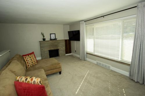 708 Laclede Sta Rd, Saint Louis MO 63117-2045 exterior