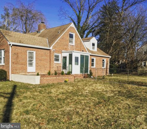 40 Cadwalader Ter, Trenton, NJ 08618-2832