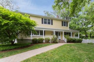 78 Seney Dr, Bernardsville, NJ 07924-1849