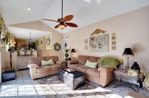 4 Cardinal Ct, Old Bridge NJ 08857-2793 exterior