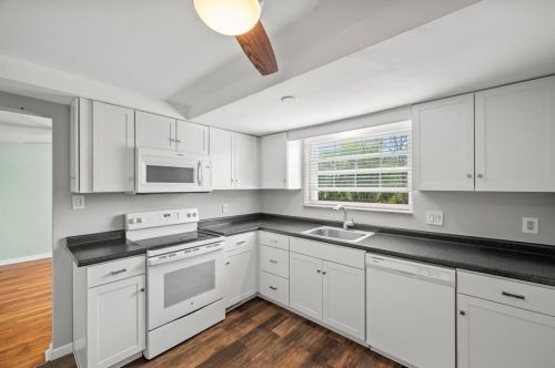 60 Chapel Dr, Pittsburgh PA  15237-2518 exterior