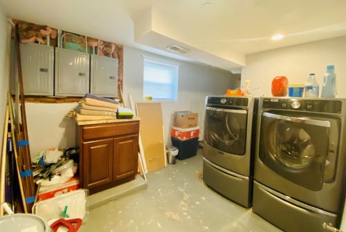 2316 Kedvale Ave, Chicago IL 60629-5110 exterior