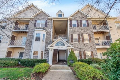 133 Barrister Dr, Kinnelon, NJ 07405-3251