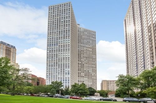 2626 Lakeview Ave, Chicago IL  60614-1809 exterior