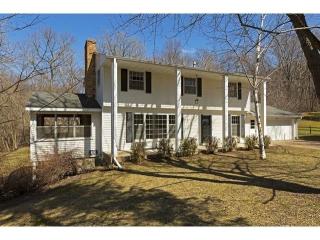 16001 Tonkawood Ct, Hopkins MN  55345-2831 exterior