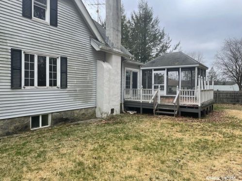 530 Summer St, Woonsocket RI 02895-1160 exterior