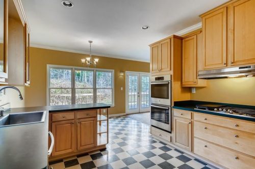 2309 Kingsland Dr, Atlanta GA 30360-1457 exterior