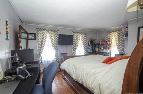 340 Lincoln St, New Britain CT 06052-1640 exterior