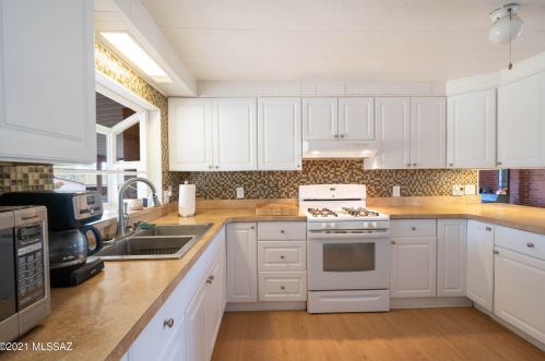 4884 Cashin Dr, Tucson AZ 85757-9461 exterior