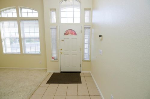 3987 Sterling Oaks Dr, Turlock CA 95382-8802 exterior