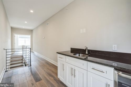 220 Fountain St, Philadelphia PA  19128-4508 exterior