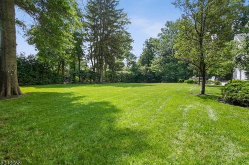 40 Linden Ln, Chatham Township NJ 07928-1654 exterior