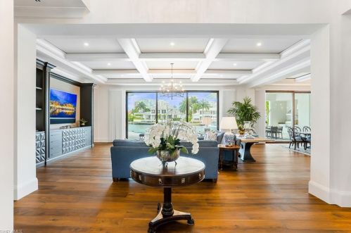 4215 Crayton Rd, Naples FL 34103-8524 exterior