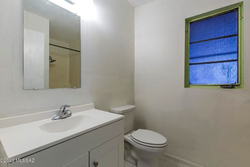 2805 Lester St, Tucson AZ 85705-8928 exterior