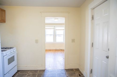 48 Morris St, Springfield MA 01105-2001 exterior