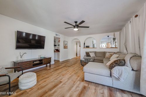 13005 50th Way, Phoenix AZ  85044-4135 exterior