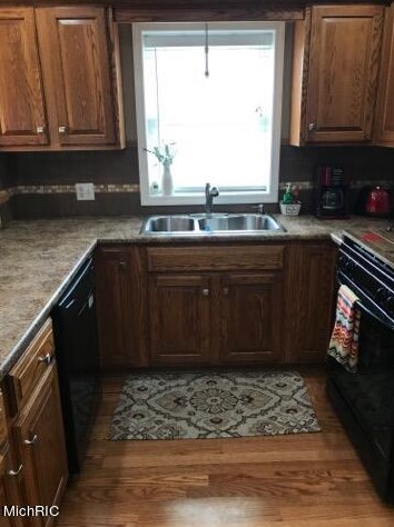 2102 Monte Ave, Meskegon MI 49444-4524 exterior